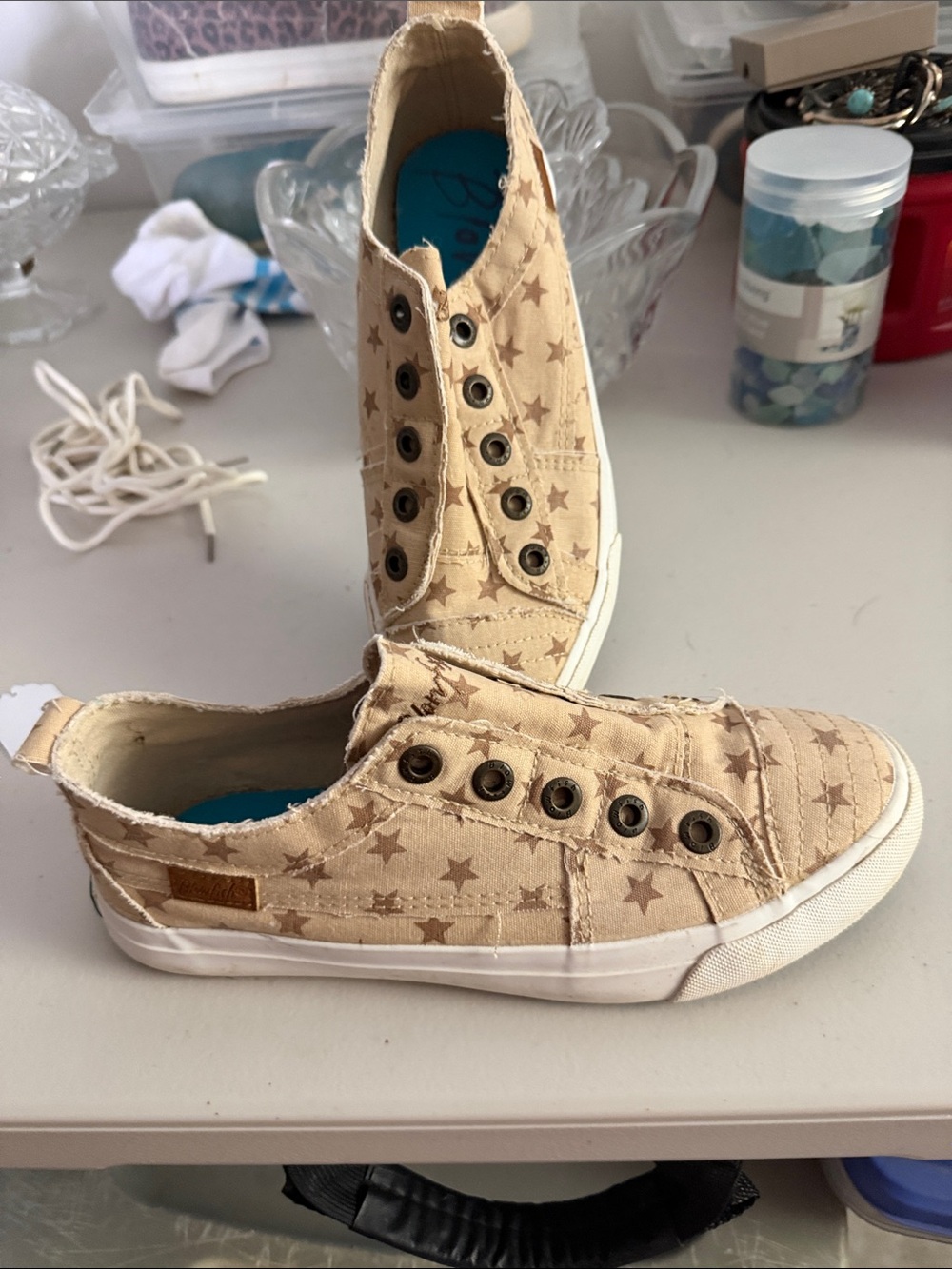 Blowfish Malibu tennis shoe size 8